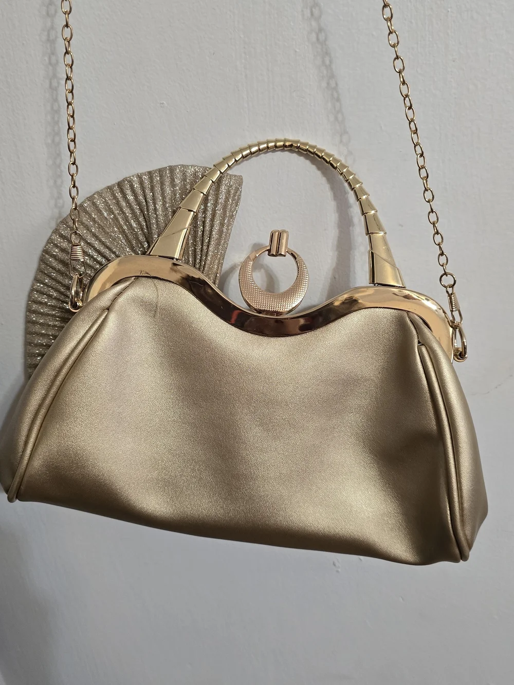 N/A elegant gold